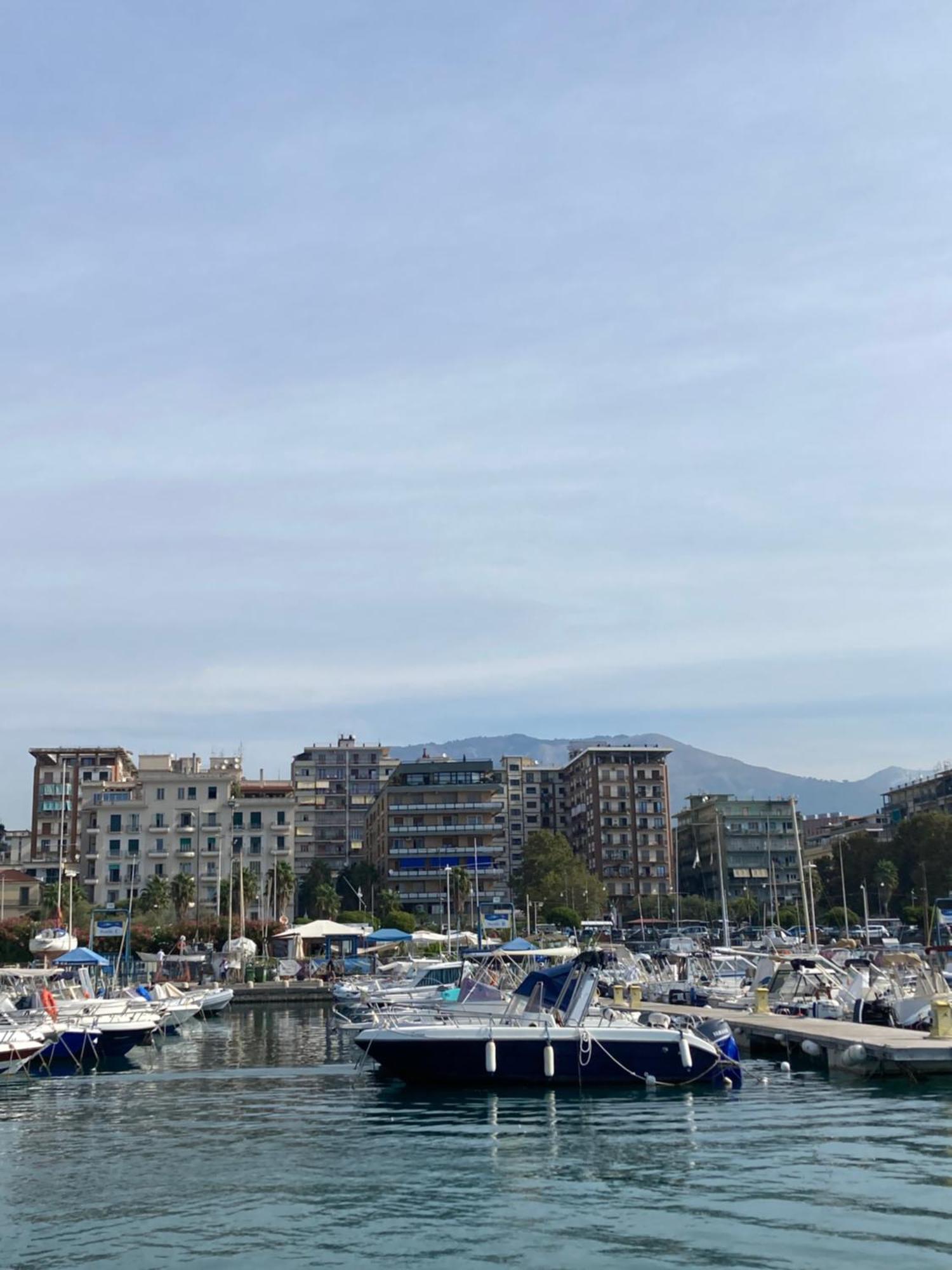 Casa Vacanza Brezza Di Maestrale Salerno Ngoại thất bức ảnh